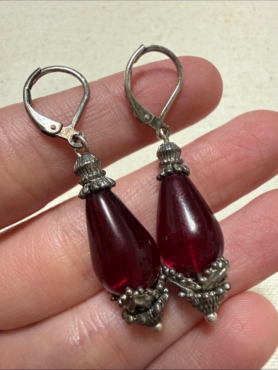 Sterling Jewelry - Elegant Sterling Burgundy Teardrop Dangle Earrings